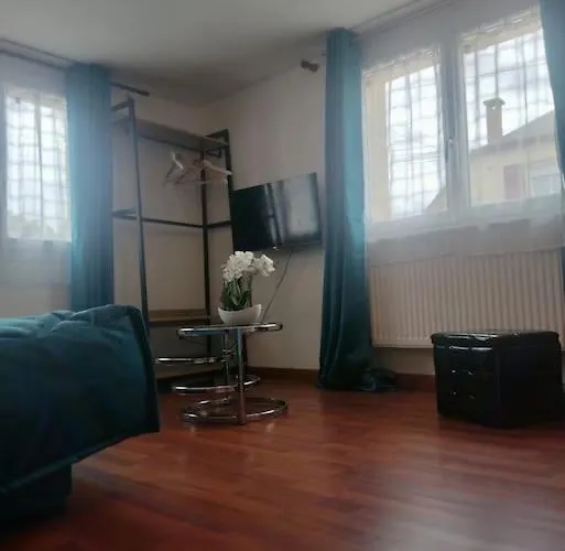 Cocon: Circuit 24h Proximity Retreat Apartment